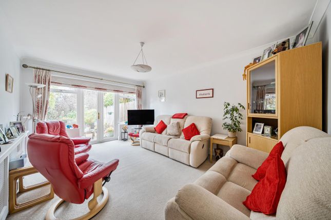 14, Barn Crescent, Stanmore photo 2