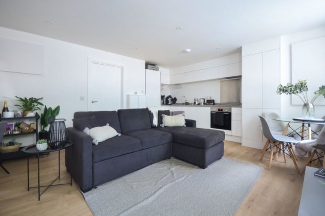 8 The Pines, Wendens Ambo photo 3