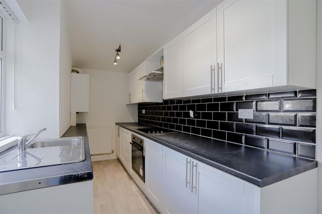 2-bed house on 30, Admiral Street, Burnley, £700/mo