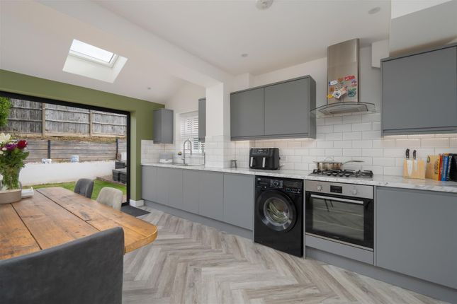 16, Wells Way, Faversham photo 4