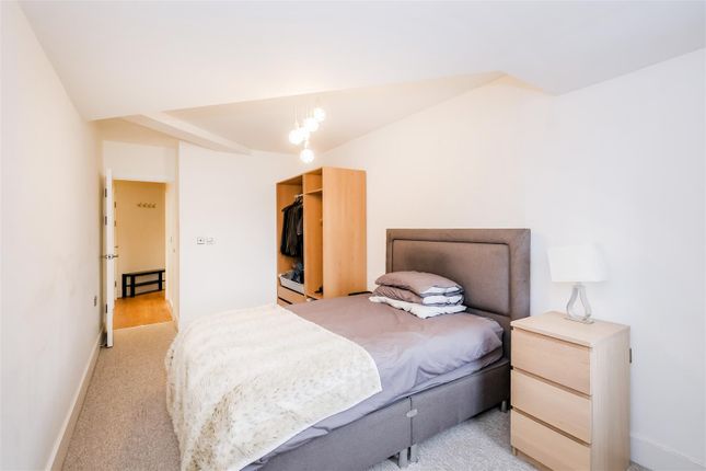Flat for sale in Willow Street, London