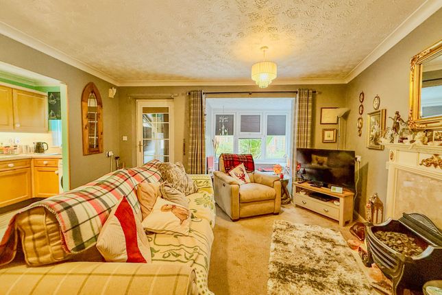 Forty, Ashdown Court, Cromer photo 2