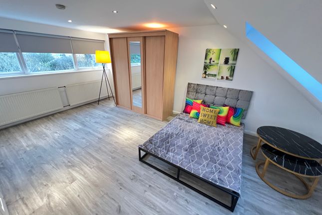 37, Longfield Avenue, London photo 3