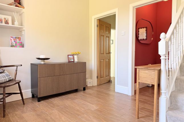 15, Tyrwaun, Llanelli photo 3