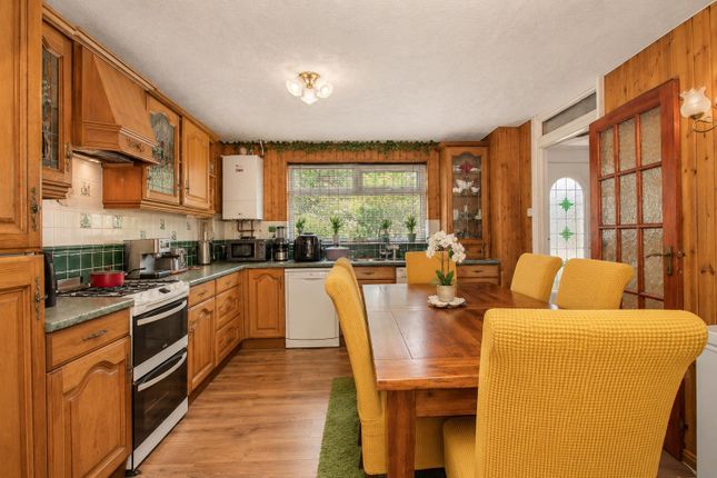 2, Farriers Way, Borehamwood photo 4