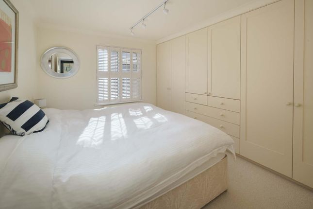 Flat for sale in Queens Road, Cowes