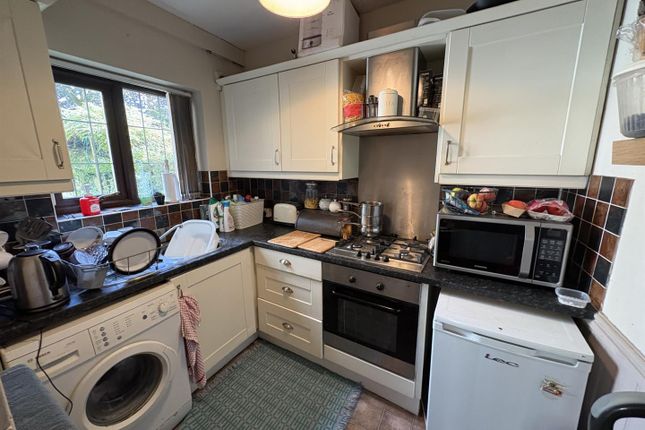7, New House Lane, Bradford photo 3