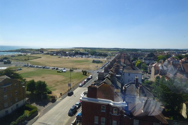 38, Kingmere, Littlehampton photo 4