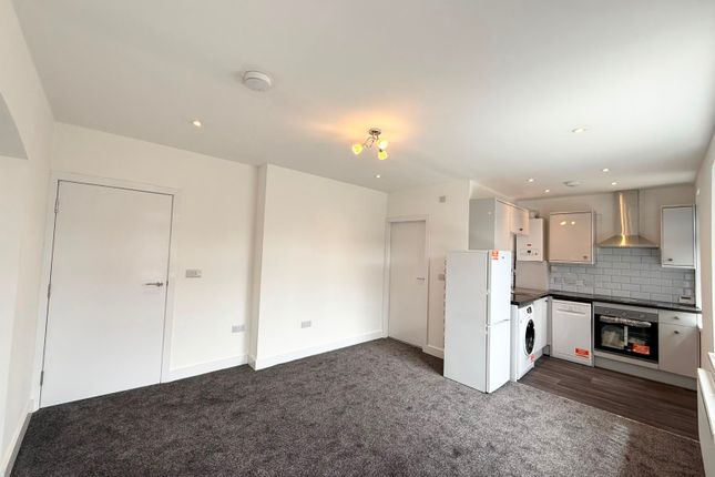Flat 2, 59A, Chapeltown, West Yorkshire photo 4