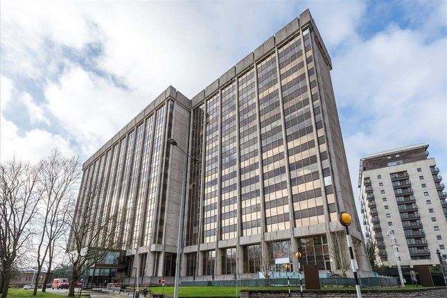 Office to let in 15th Floor, 2 Fitzalan Road, Cardiff