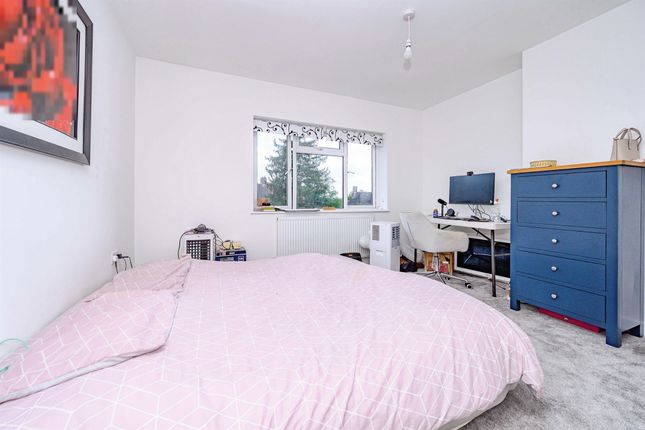 51, Rosehill Gardens, ABBOTS LANGLEY photo 4