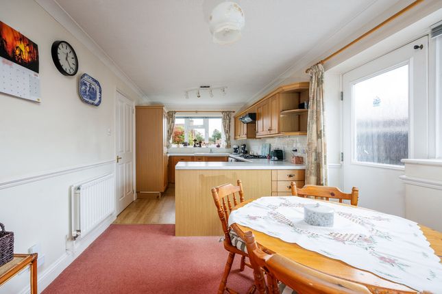 1, Bullfinch Gardens, Uckfield photo 4