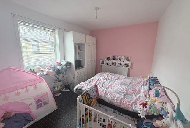 64, Queensberry Road, Burnley photo 4