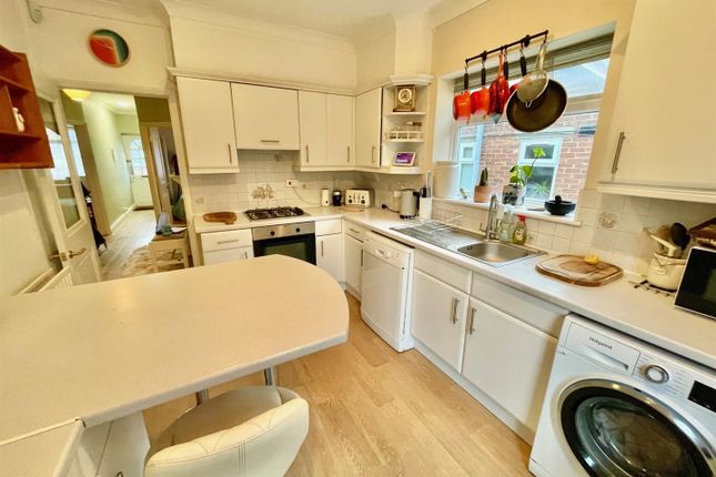 66, Elmfield Road, Potters Bar photo 3