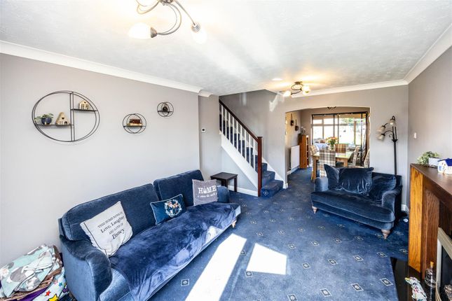 6, Yardley Way, Bradford photo 2