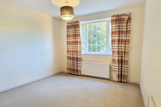 7, Sturges Road, Wokingham photo 4