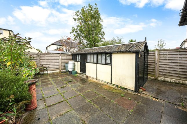 77 Harlow Crescent, Harrogate photo 2