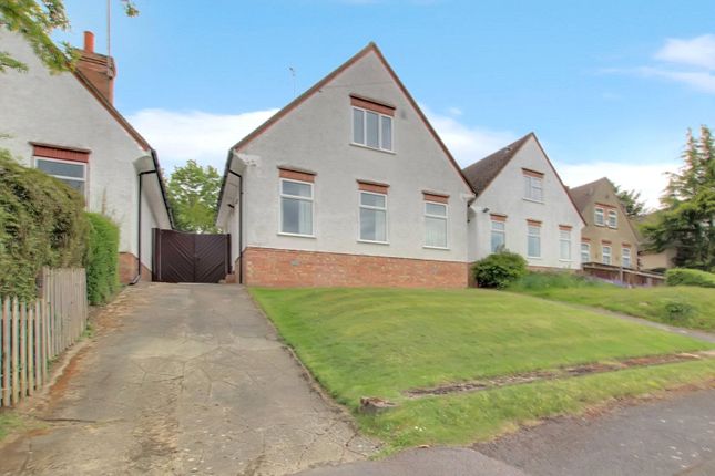 Detached house to rent in Froxfield Avenue, Reading