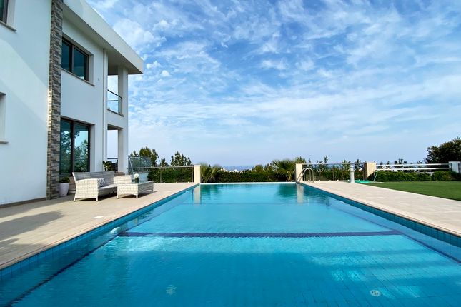 Thumbnail Villa for sale in Yukarı Girne, Kyrenia (City), Kyrenia, Cyprus