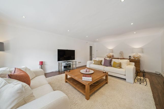 19 Islay Drive, Glasgow photo 4