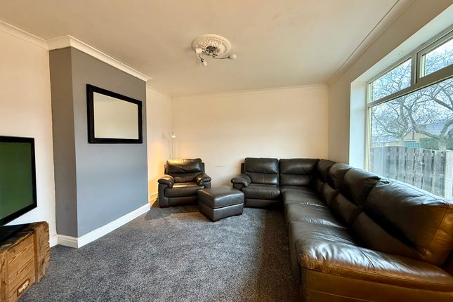 28 Garforth Drive, Altofts photo 2