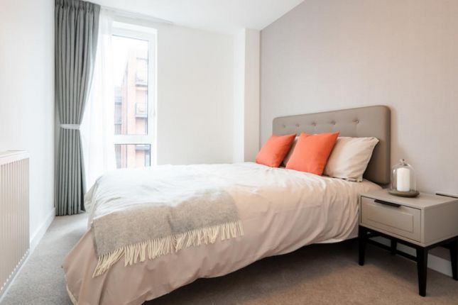 Flat to rent in Middlewood Street, Salford