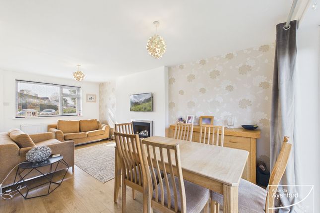 21 Gibson Gardens, Paignton photo 2