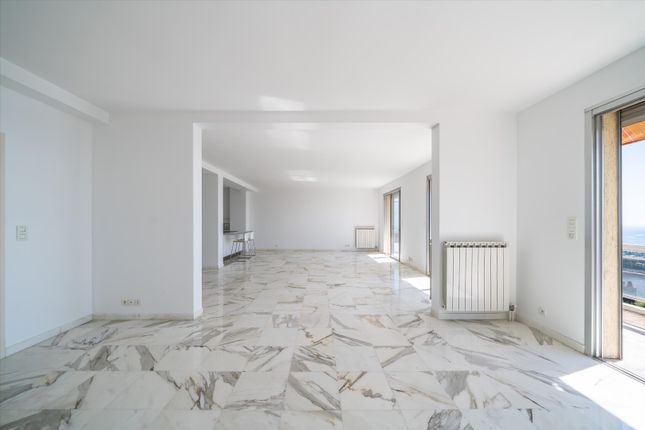 Apartment for sale in Villefranche-Sur-Mer, Alpes-Maritimes, Provence-Alpes-Côte d`Azur, France