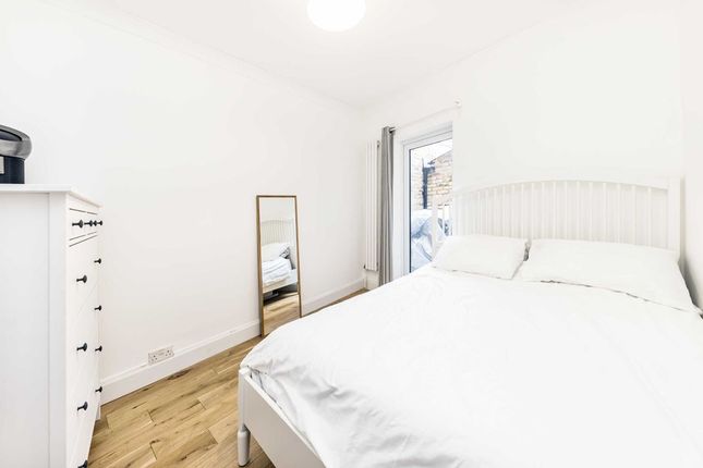 Flat for sale in Moffat Road, London