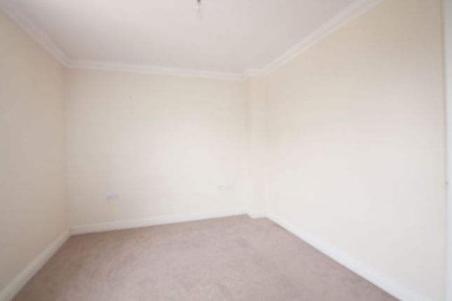 35, Coldstream Road, Caterham photo 5
