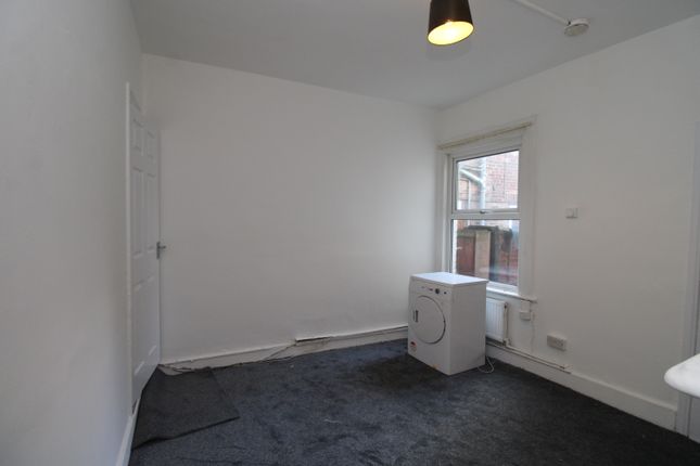 217, Hitchin Road, Luton photo 3