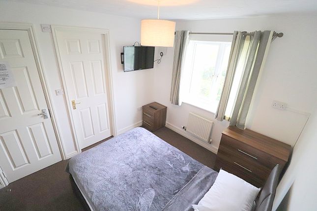 Room to rent in Room 2 Croyland Drive, Elstow, Bedford
