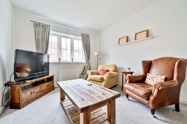 21, Batchelor Way, Salisbury photo 3