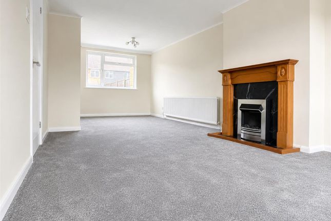 5, Appledore Avenue, Sheerness photo 2