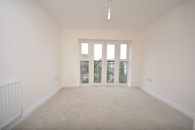 Flat to rent in Stafford Avenue, Hornchurch