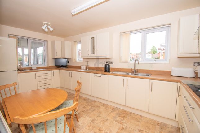 45 Pulford Drive, Leicester photo 4