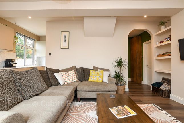 1, Woodlands Avenue, Redhill photo 4