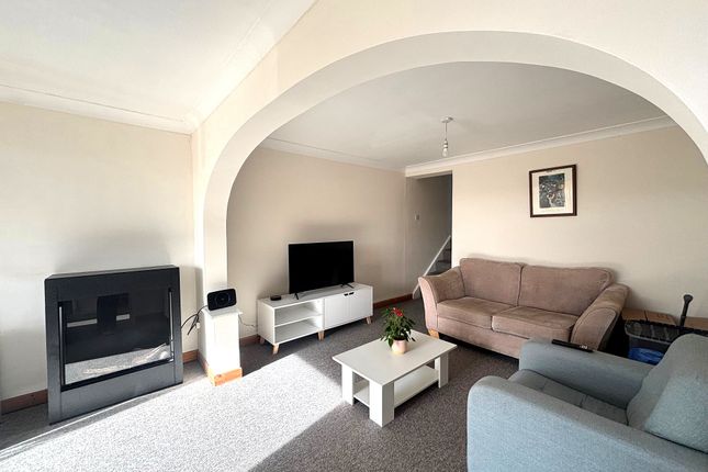 21, Exeter photo 2
