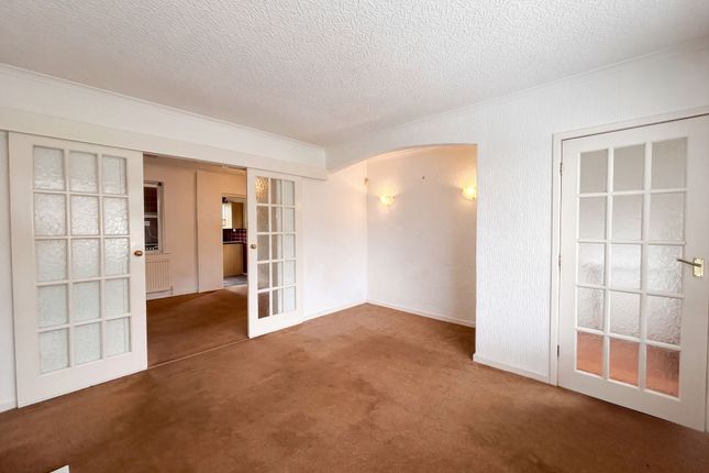 3 Lyndene Avenue, Manchester photo 3
