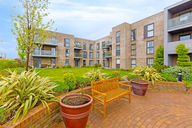 Flat for sale in Williams Place, 170 Greenwood Park, Didcot