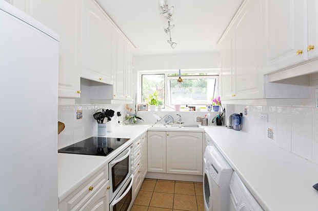 16 Cariad Court, Goring on Thames photo 2
