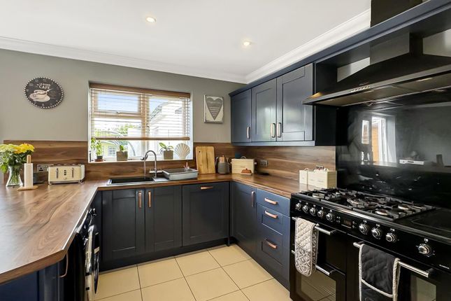 27, Cornelia Crescent, Poole photo 3