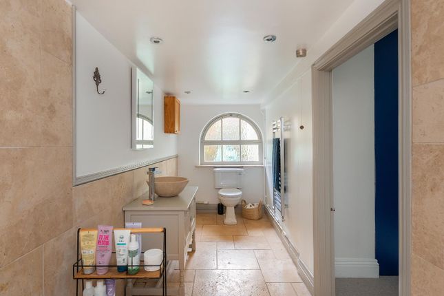 0W2Pcn - Ensuite B.Jpg