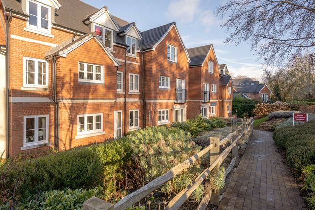 Flat 31, Headley Lodge,, Leatherhead Road, Surrey photo 2