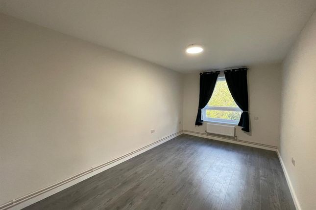 108, Slaithwaite Road, London photo 5