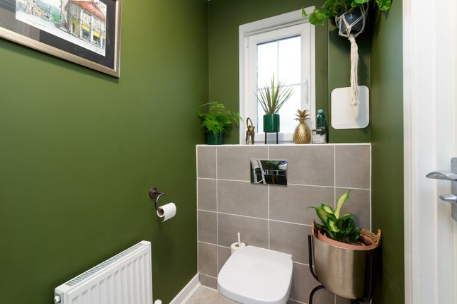 7, Portree Crescent, Bishopton photo 3