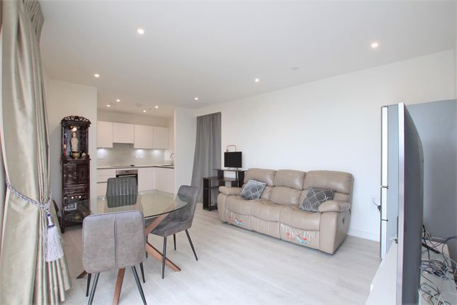 Thumbnail Flat for sale in Hooper House, Smithy Lane, Hounslow