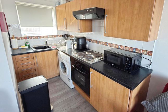 120, Waterside Park, The Street, Lowestoft photo 4