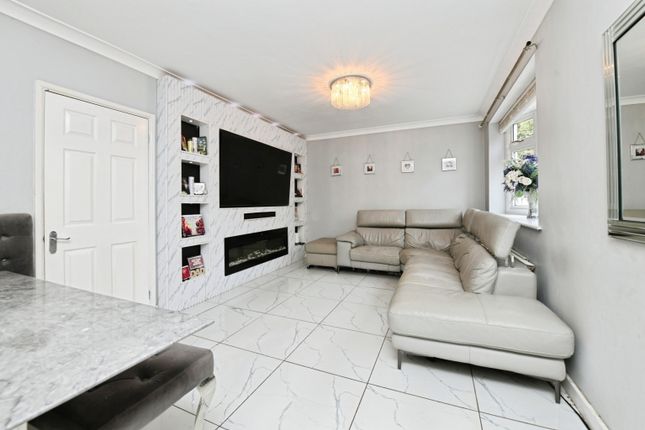 8, Warners Bridge Chase, Rochford photo 4
