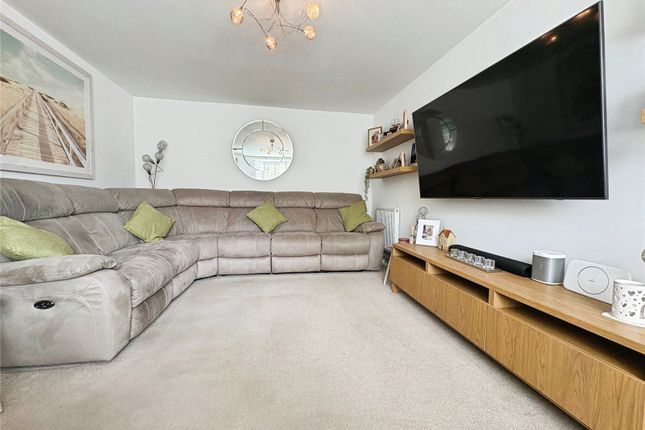 30, Harrison Crescent, Angmering photo 2